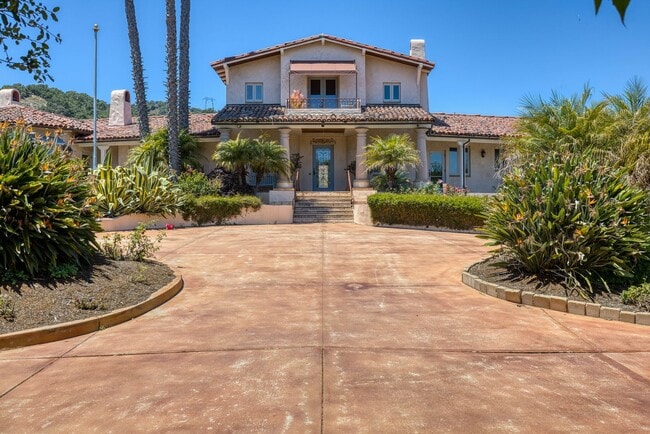 1220 Bassi Dr