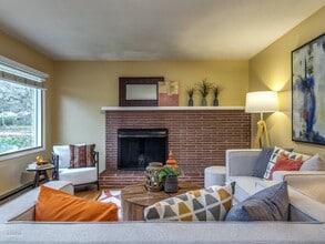 2741 SE 32nd Ave, Unit 1 in Portland, OR - Foto de edificio - Building Photo