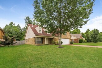 1401 Carlton Ridge Dr in Cordova, TN - Building Photo - Building Photo