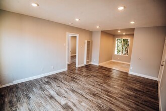 2622 S Orange Dr in Los Angeles, CA - Foto de edificio - Building Photo