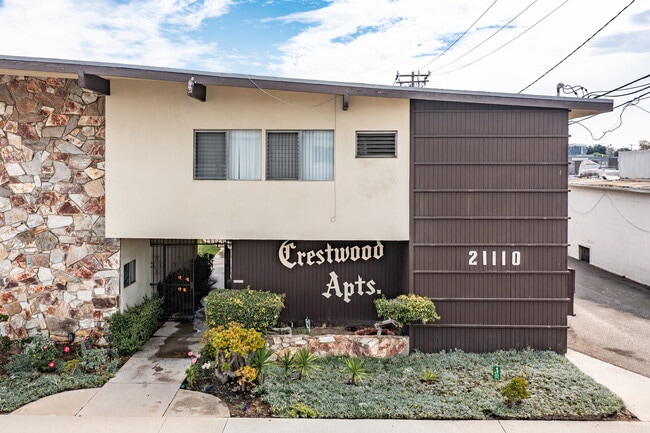 Crestwood Apartments in Torrance, CA - Foto de edificio - Building Photo