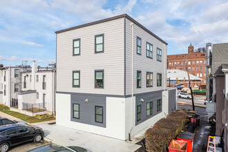 Glenbrook Apartments in Bryn Mawr, PA - Building Photo - Building Photo