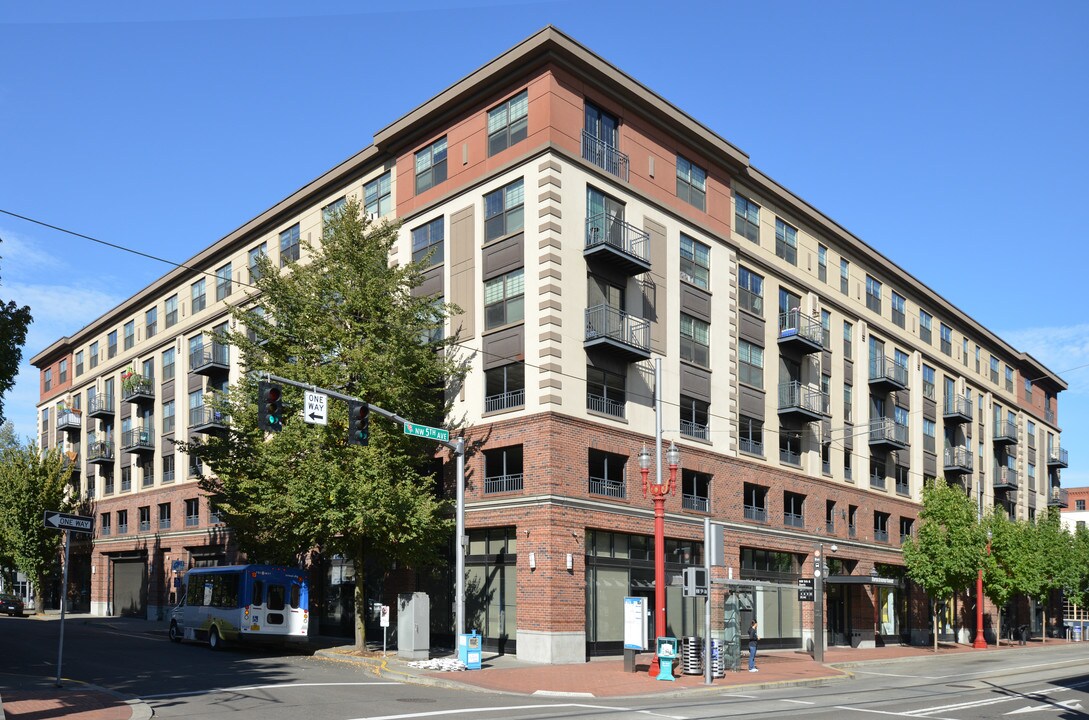 Fifth Avenue Court in Portland, OR - Building Photo