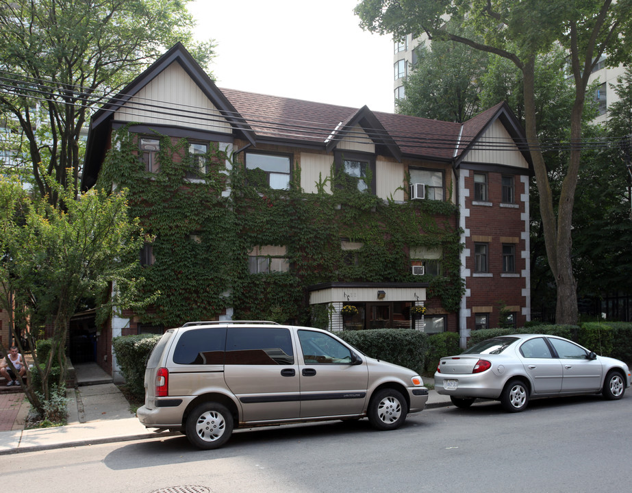 33 Maitland St in Toronto, ON - Building Photo