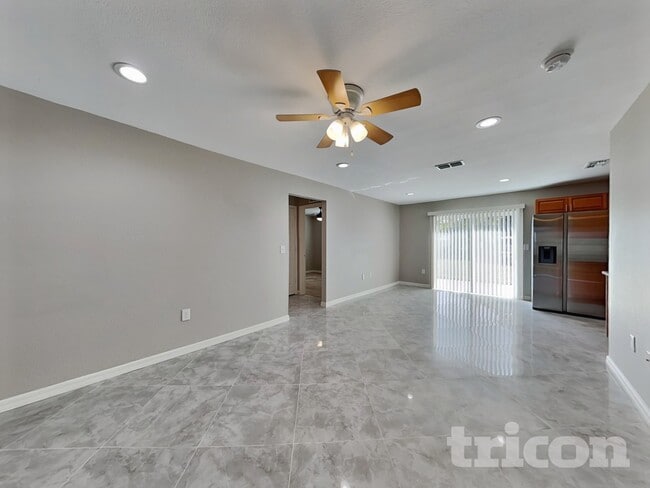 3632 W Wheeler Rd in Lakeland, FL - Foto de edificio - Building Photo