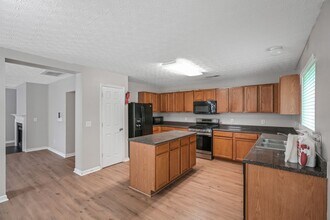 415 Silver Spring St in Dallas, GA - Building Photo - Building Photo