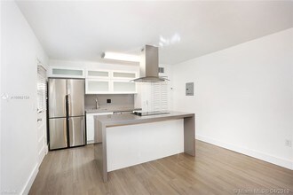 3240 Mary St in Miami, FL - Building Photo - Building Photo