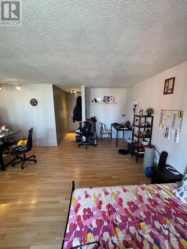 40 Homewood Ave in Toronto, ON - Building Photo - Building Photo