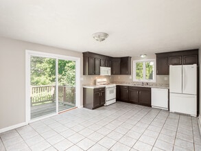 90A Loxwood St in Worcester, MA - Building Photo - Building Photo