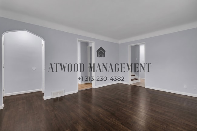 This beautifully updated 4-bedroom, 2-bath single-family home is ready for move-in! in Detroit, MI - Building Photo - Building Photo