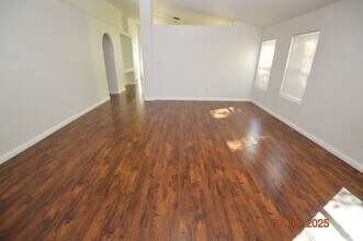 8225 Mt Brodie Cir in Las Vegas, NV - Building Photo - Building Photo