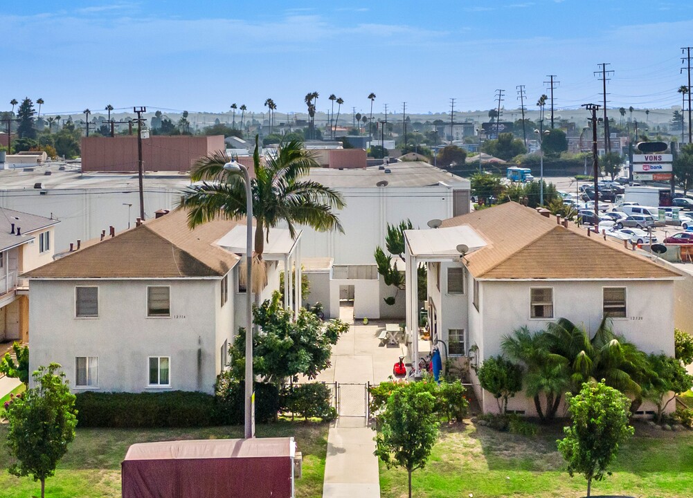 12314 Washington Pl in Los Angeles, CA - Building Photo