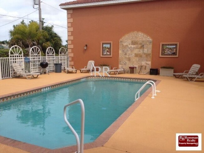 3910 Santa Barbara Blvd S in Cape Coral, FL - Building Photo - Building Photo