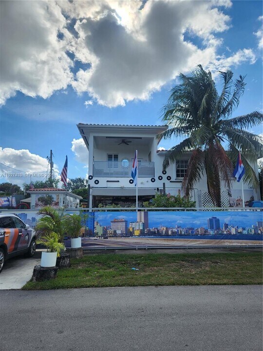 1645 SW 83rd Ct. in Miami, FL - Building Photo