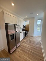 1543 N 33rd St in Philadelphia, PA - Building Photo