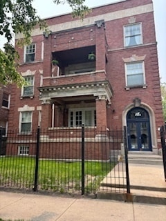 property at 4534 S Ellis Ave