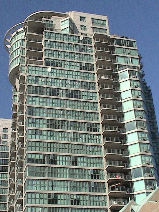 Citygate 3 in Vancouver, BC - Building Photo