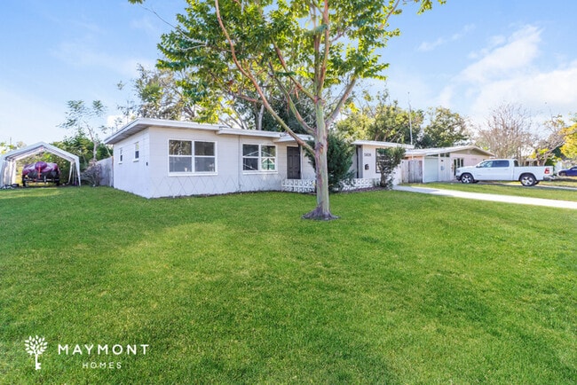 5608 32nd Ave N in St. Petersburg, FL - Foto de edificio - Building Photo