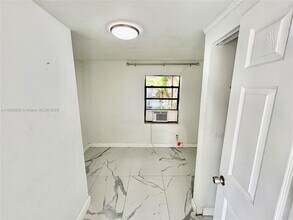 729 NW 19th Ave in Fort Lauderdale, FL - Building Photo - Building Photo