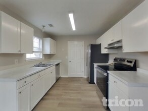 10635 Pine Forest Ln in Jonesboro, GA - Foto de edificio - Building Photo