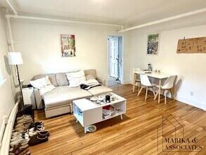 576 Washington St, Unit 7 in Brookline, MA - Foto de edificio - Building Photo