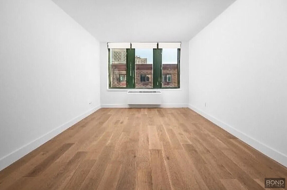 70 Battery Pl in New York, NY - Building Photo