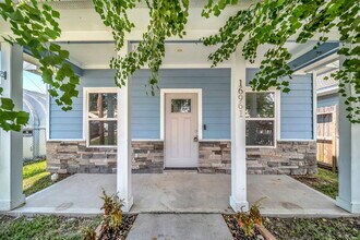 16961 W Hammon in Montgomery, TX - Building Photo - Building Photo