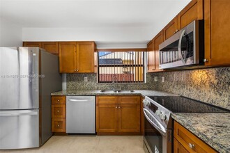 449 SW 88th Pl in Miami, FL - Building Photo - Building Photo