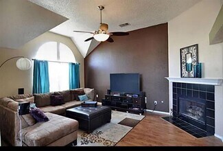 2081 Amherst Dr in Lewisville, TX - Building Photo - Building Photo