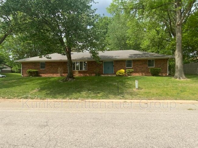 101 Fox Creek Rd in Belleville, IL - Building Photo - Building Photo