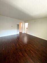 ARLINGTON 2 in Torrance, CA - Building Photo - Interior Photo