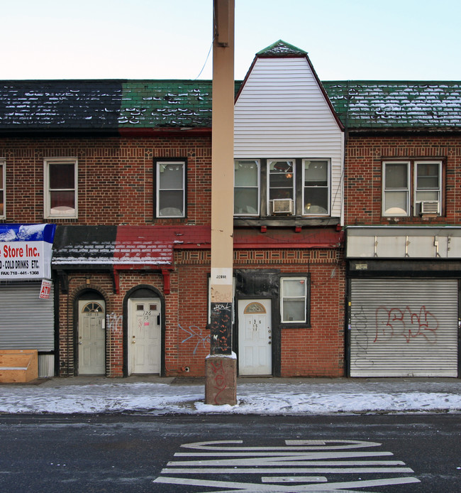 126-15 Jamaica Ave in Jamaica, NY - Foto de edificio - Building Photo