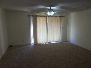 1730 W Emelita Ave-Unit -1011 in Mesa, AZ - Foto de edificio - Building Photo