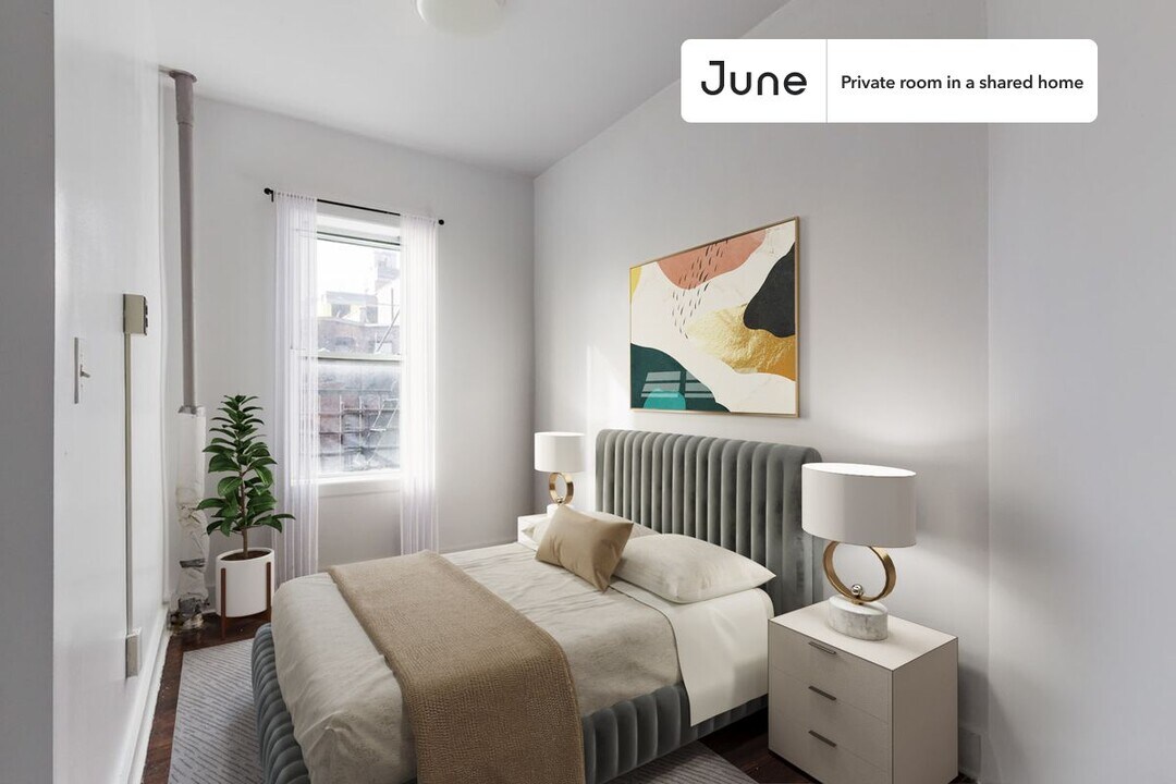 Room in Shared 3 bed/1 bath home in New York, NY - Building Photo