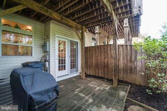 4234 Wheeled Caisson Square in Fairfax, VA - Building Photo - Building Photo