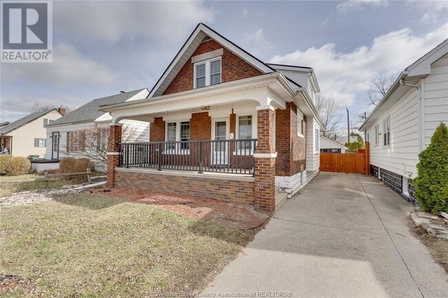 1444 Bernard Rd in Windsor, ON - Building Photo - Building Photo
