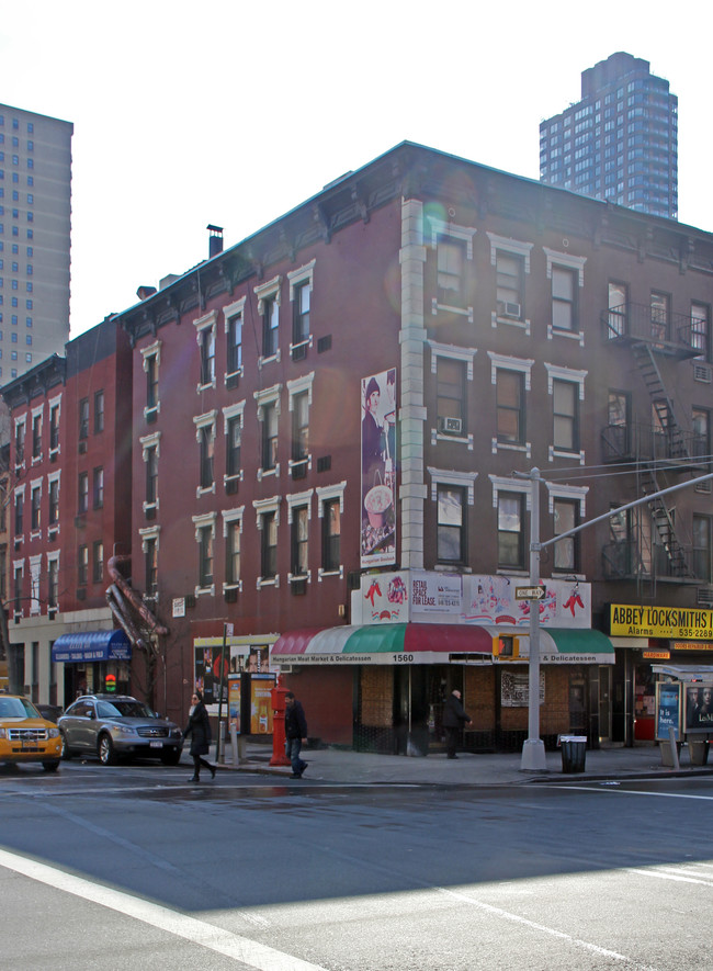 300 E 81st St in New York, NY - Foto de edificio - Building Photo