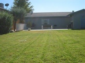 14908 Ritter St in Victorville, CA - Building Photo - Building Photo