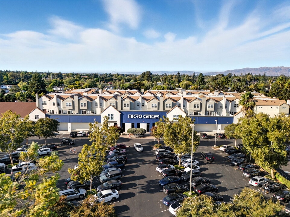 Stevens Creek Villas in Santa Clara, CA - Foto de edificio