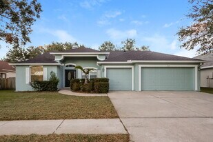 2304 Golf Manor Blvd in Valrico, FL - Building Photo