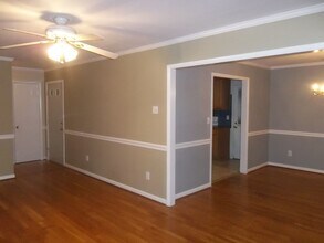 328 Woodside Dr in Hampton, VA - Building Photo - Building Photo