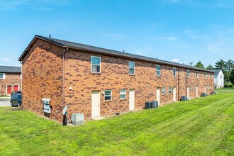 Pinecrest Village -  SPECIAL PROMOTION in Columbus, OH - Building Photo - Building Photo