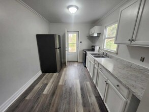 609 W Holly St in Goldsboro, NC - Foto de edificio - Building Photo