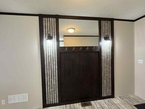 48583 Pineview Dr in Shelby Township, MI - Foto de edificio - Building Photo