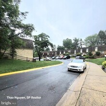 10534 Cambridge Ct in Montgomery Village, MD - Building Photo - Building Photo