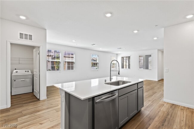 2630 Aversa St in Henderson, NV - Building Photo - Building Photo