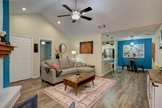 12515 Valle Dezavala in San Antonio, TX - Building Photo - Building Photo