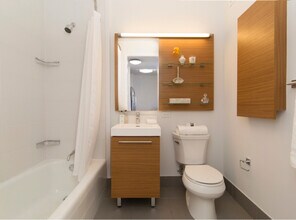 43-12 Hunter St in Queens, NY - Building Photo - Building Photo