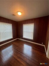 211 Lackey St in Cuero, TX - Building Photo - Building Photo