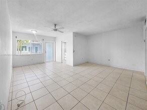 2430 NE 135th St in North Miami, FL - Building Photo - Building Photo